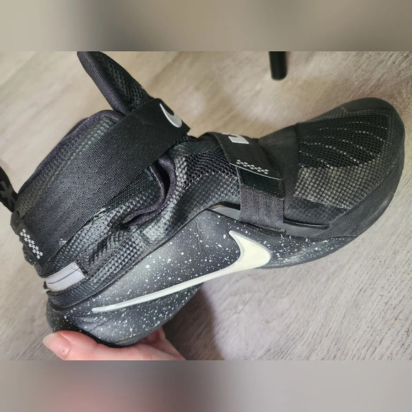 Nike LeBron Soldier 9 flyease blackout athleisure althletic sports men size 12 - Picture 2 of 14